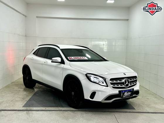 MERCEDES-BENZ GLA 200 1.6 CGI FLEX STYLE 7G-DCT MERCEDES-BENZ GLA 200 1.6 CGI FLEX STYLE 7G-DCT